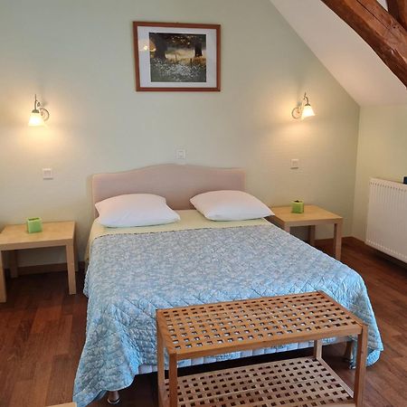 Ferme Renovee Au Calme - 4 Chambres, Petit-Dejeuner Inclu - Fr-1-590-450 Cravant  Eksteriør bilde